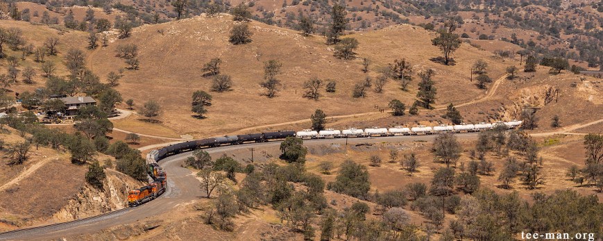 BNSF 8225, Tehachapi (CA) 25.5.2014