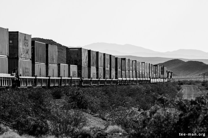 BNSF 8223, Ludlow (CA) 26-5-2014