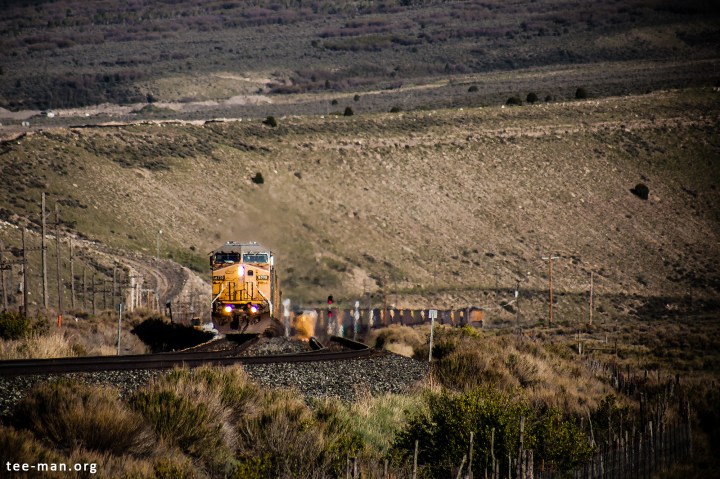 During a stop to take out the mid-train helper locomotives, we see UP's 6770 waiting to continue down Spanish Fork Canyon. Colton (UT), 1.6.2014
