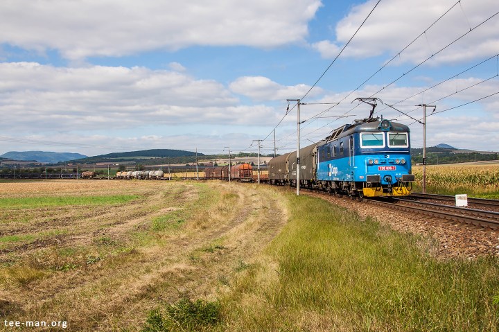 CD Cargo's 130 036 hauls a mixed freight train towards Kolín. The sound of these locomotives is remarkable. Vrutice, 20.9.2016