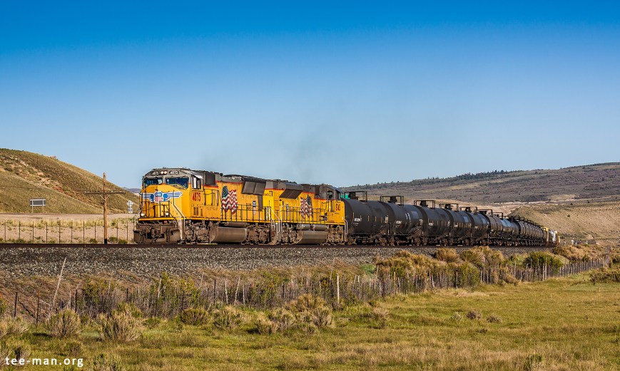 A mixed train reaches the summit at Colton, only minutes after the passing of a heavy coal train. UP 4875, Colton (UT) 1.6.2014