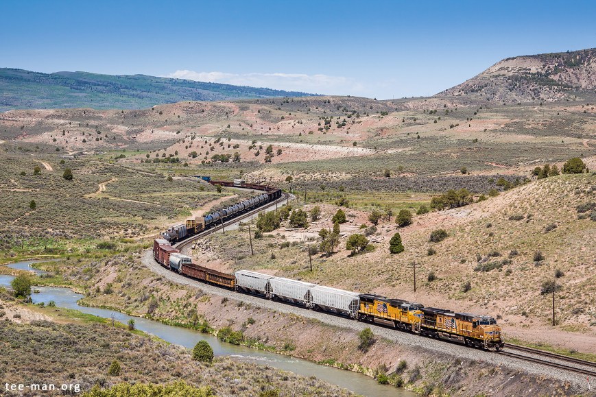 UP 5716 starts it descent towards Helper. Kyune (UT), 3.6.2014