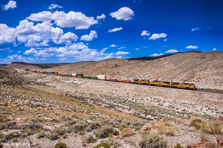 UP 8419 leads a container train through Montello (NV), 4.6.2014