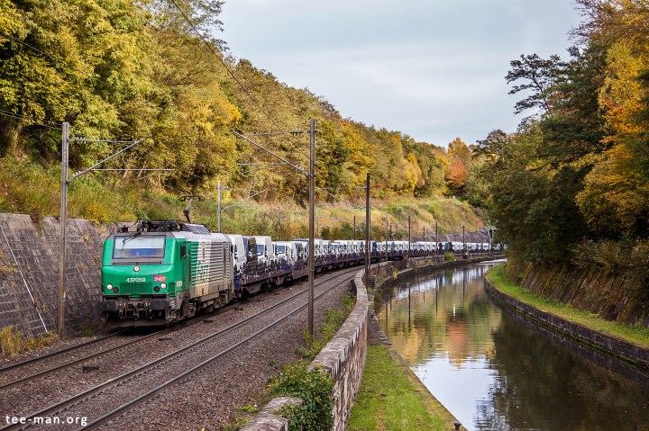 AKIEM's 37059, rented by SNCF, hauls vans up north. Arzviller, 24.10.2015