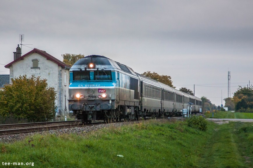 SNCF's 72189 with intercités 11742 from Culmont-Chalindrey to Paris-Est. Savières, 25.10.2015
