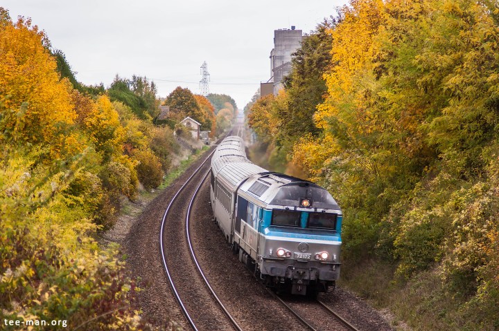 Lots of autumn colors for this CC72000 headed for Paris. SNCF 72172, Saint-Mesmin, 25.10.2015