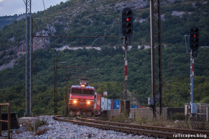 SZ 363 locomotive with container train.