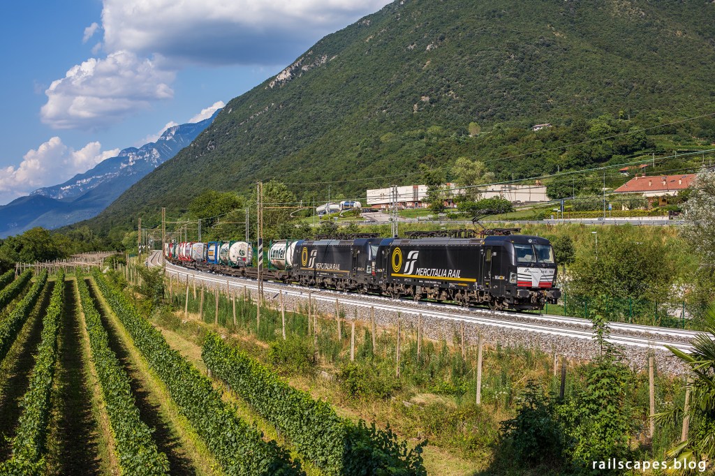 Mercitalia Rail freight train from Ludwigshafen to Verona