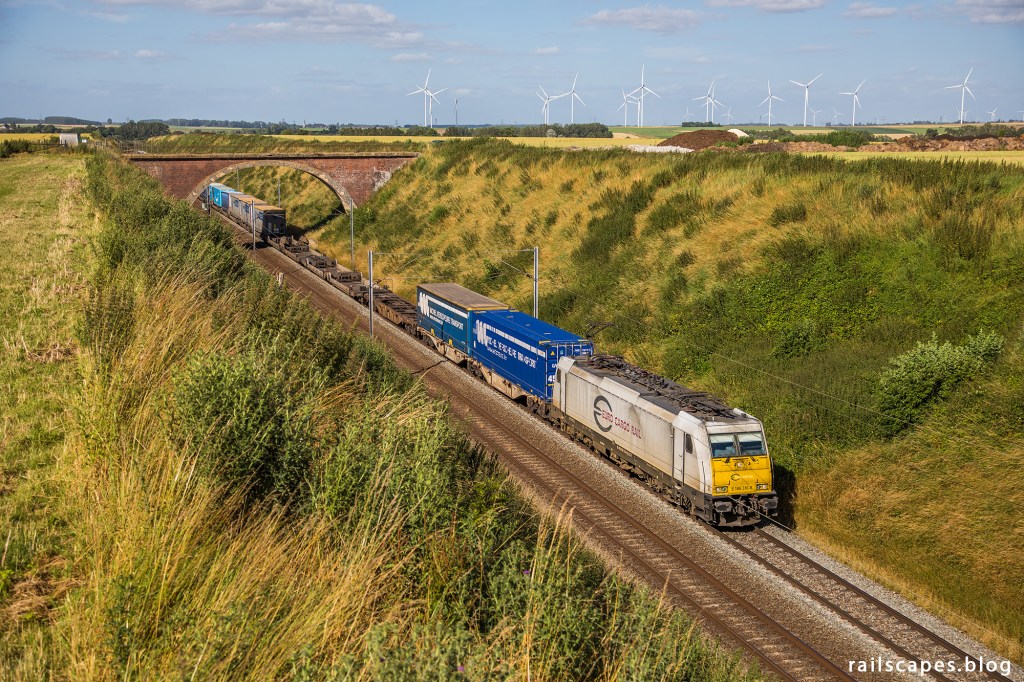 Intermodal train Calais - Le Boulou.
