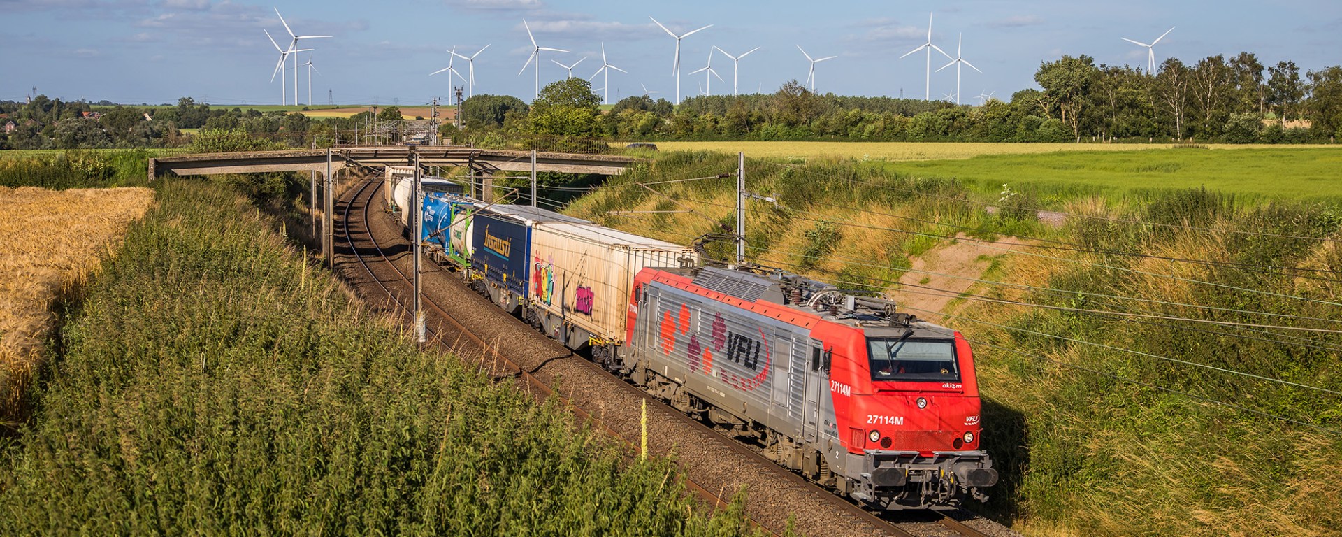 Intermodal train from Dourges to Bayonne.